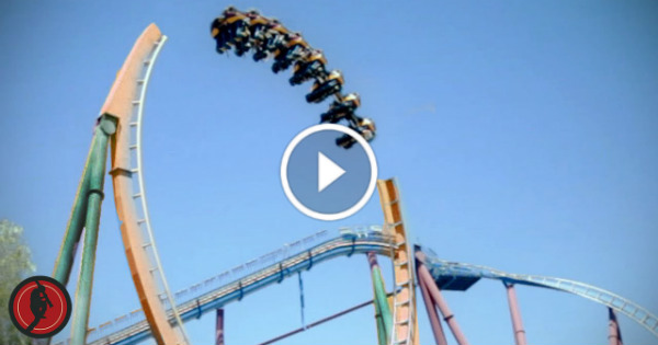 Magic Mountain Amusement Park rollercoaster 31